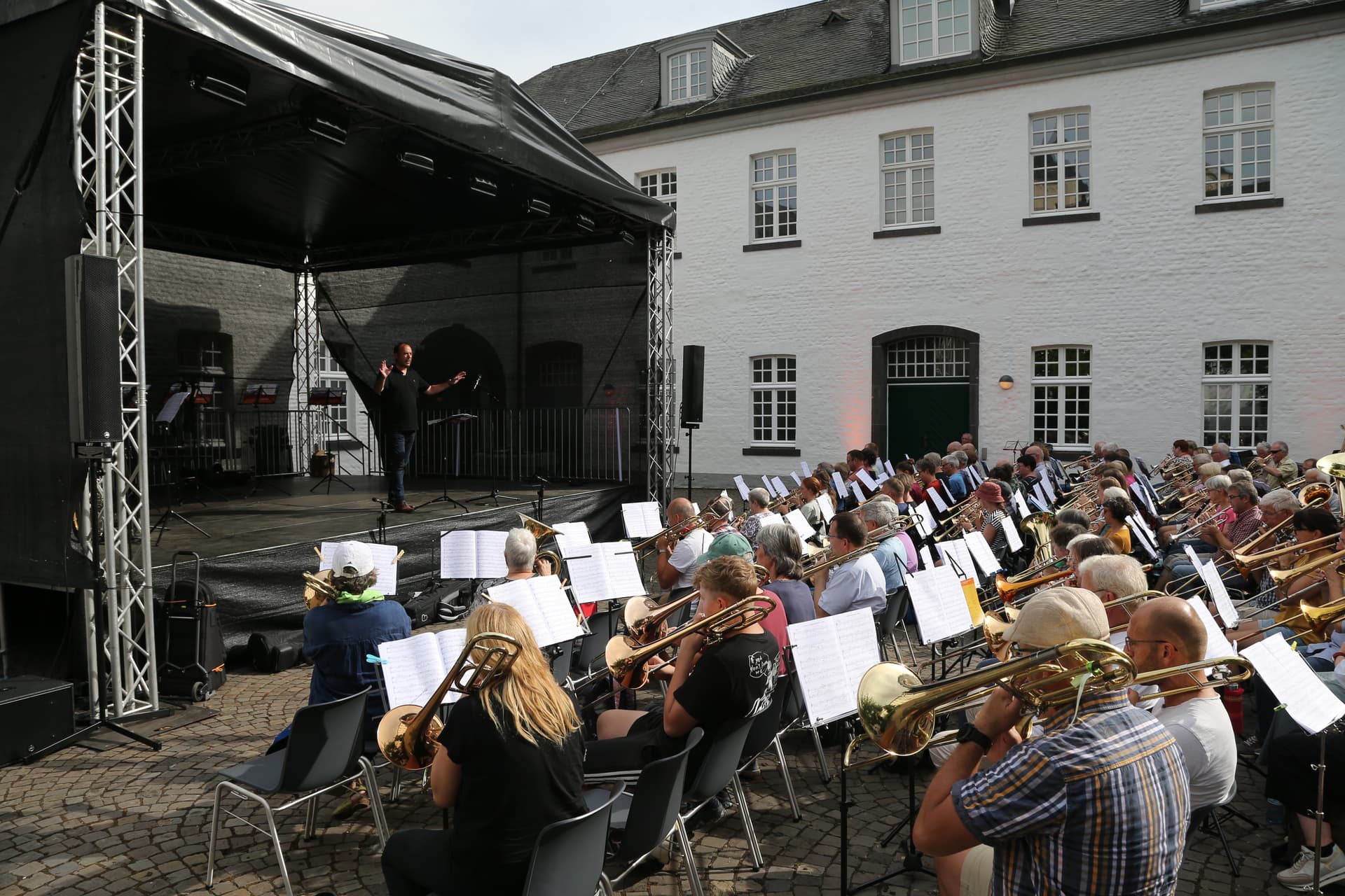 Bläser*innen beim Landesposaunentag in Brauweiler
