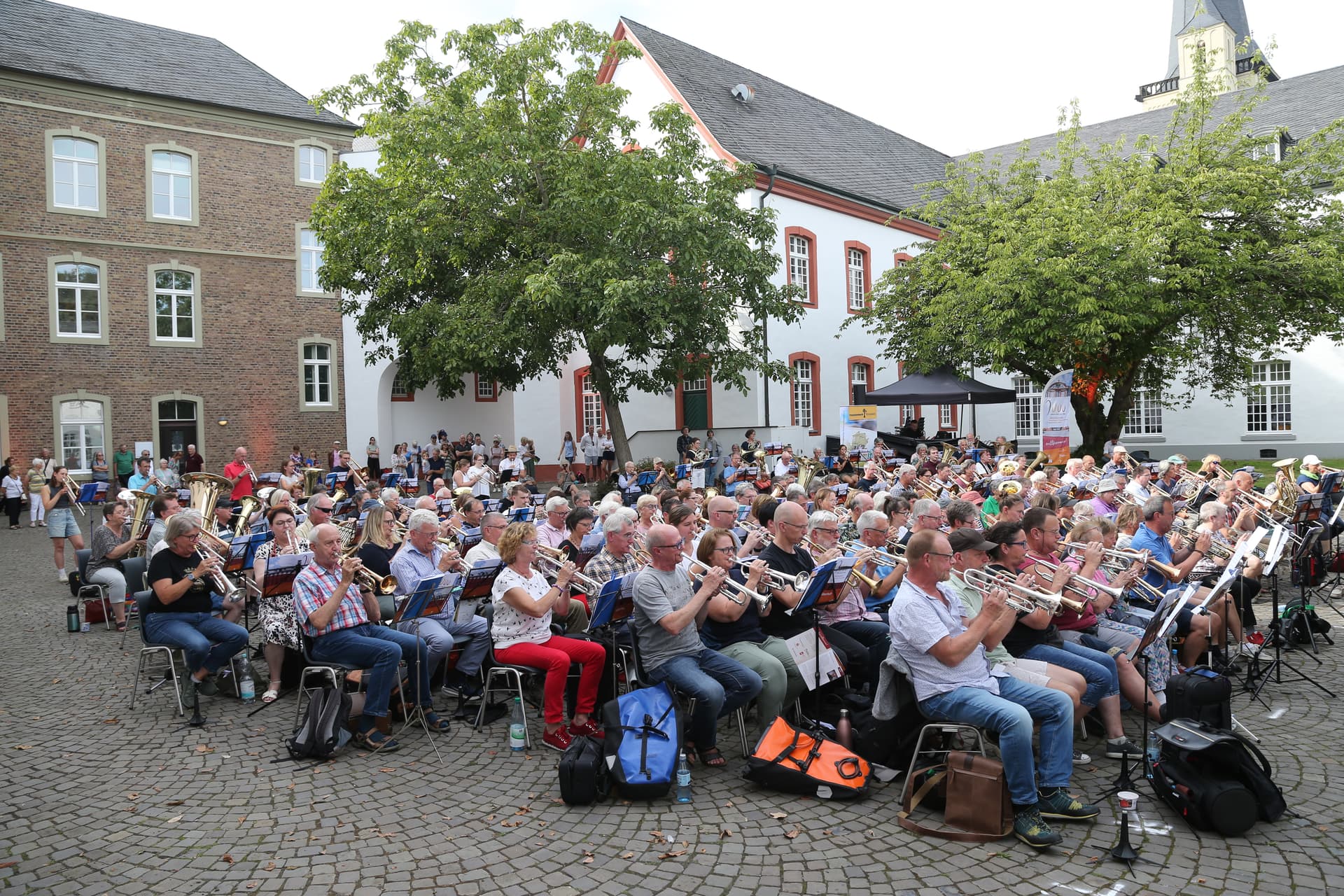 Bläser*innen beim Landesposaunentag in Brauweiler